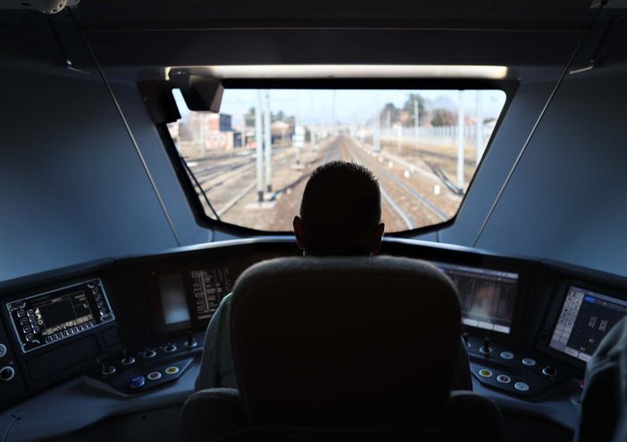 Trenord assume: dall'11 settembre aperte le candidature per futuri macchinisti