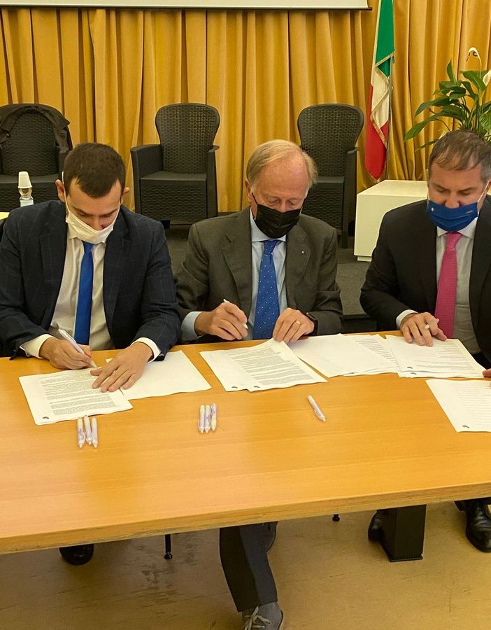 Sono 127 gli Enti che hanno sottoscritto oggi il Contratto di Lago del Cusio