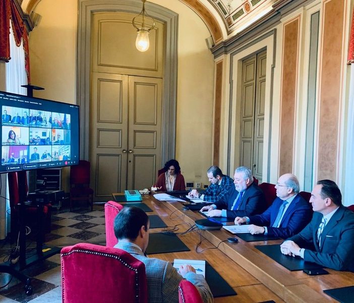 Caos passaporti, Cirio incontra questori e prefetti: &quot;Valutiamo di coinvolgere i Comuni per il rilascio dei documenti&quot;