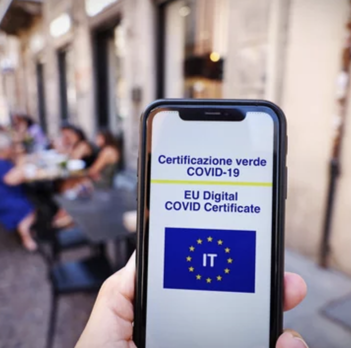 Green pass,si pensa all'obbligo per dipendenti pubblici e lavoratori di bar, ristoranti e palestre