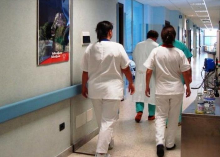 “Sempre più infermieri si dimettono dalla sanità pubblica, tanti in Piemonte”