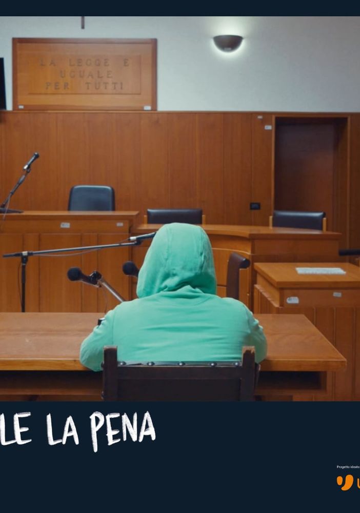 &quot;Non ne vale la pena&quot;: il nuovo documentario della polizia sulla sicurezza dei giovani sul web