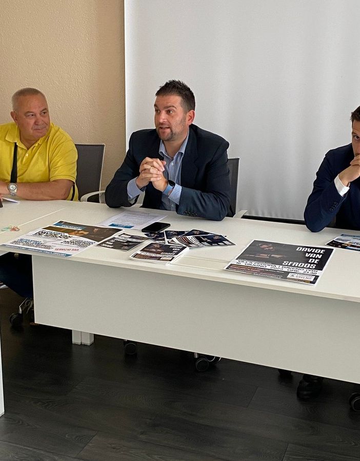 Lago Maggiore Folkfest: Van De Sfroos apre la tre giorni nel parco di villa Fedora