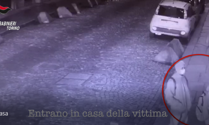 Dal Nord Ovest. Incubo per una donna di 74 anni picchiata, bendata e sequestrata in una casa del centro: arrestati i tre rapinatori VIDEO