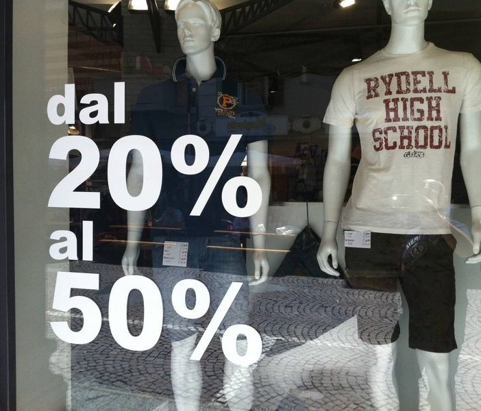 Tempo di saldi estivi: i consigli di Federconsumatori