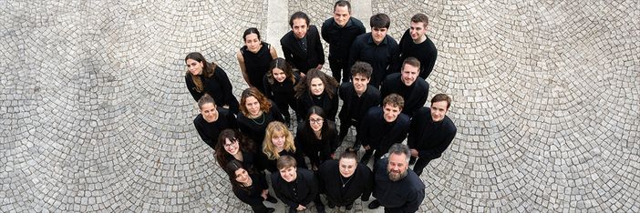 L'associazione Desmòs inaugura il nuovo pianoforte con un concerto a Lesa