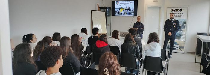 Mobilità elettrica a Trecate: giornata di formazione per gli studenti