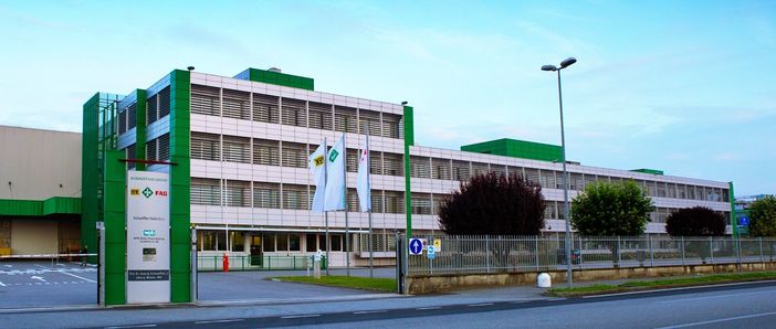 La Schaeffler di Momo sostiene lo sportello di ascolto per gli anziani La Schaeffler di Momo sostiene lo sportello di ascolto per gli anziani