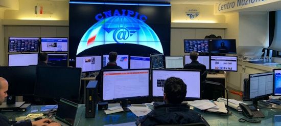 Polizia Postale al lavoro per contrastare un attacco hacker Polizia Postale al lavoro per contrastare un attacco hacker