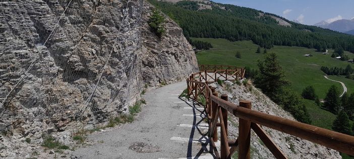 Piattaforma digitale per i sentieri del Piemonte Piattaforma digitale per i sentieri del Piemonte