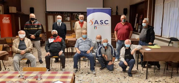 In piedi, da sinistra: F. Finello; L. Campagna, P. Cavaglià, M. Mazzeo, L. Amato In piedi, da sinistra: F. Finello; L. Campagna, P. Cavaglià, M. Mazzeo, L. Amato