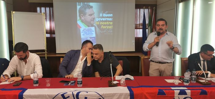 Lega, tra orgoglio e autocritica: “Noi, lontani dai selfie e vicini ai territori” Lega, tra orgoglio e autocritica: “Noi, lontani dai selfie e vicini ai territori”