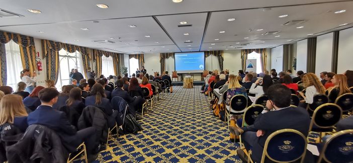 Crisi del personale per il settore turistico-ricettivo: l'indagine degli studenti del Maggia Crisi del personale per il settore turistico-ricettivo: l'indagine degli studenti del Maggia