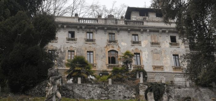 A Lesa ferve la discussione sull’ipotesi di recuperare villa Cavallini A Lesa ferve la discussione sull’ipotesi di recuperare villa Cavallini