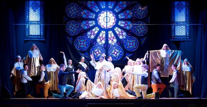 SISTER ACT CON I RAGAZZI DEL SACRO CUORE AL PALASPORT DI VIALE KENNEDY SISTER ACT CON I RAGAZZI DEL SACRO CUORE AL PALASPORT DI VIALE KENNEDY