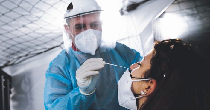 Tamponi rapidi a pagamento nei fine settimana anche negli hotspot pubblici Tamponi rapidi a pagamento nei fine settimana anche negli hotspot pubblici