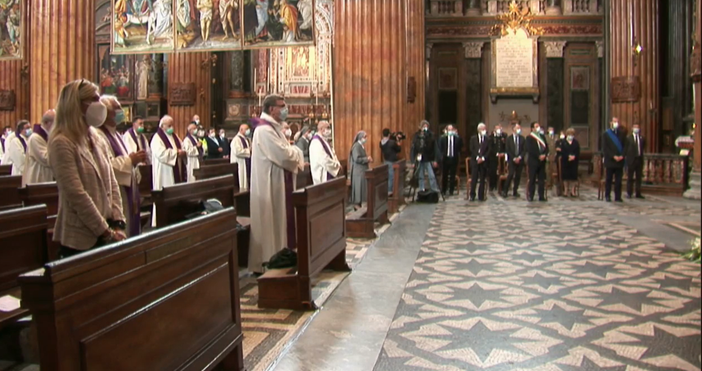 Commozione in Duomo a Novara per l'ultimo saluto al Cardinale Corti Commozione in Duomo a Novara per l'ultimo saluto al Cardinale Corti