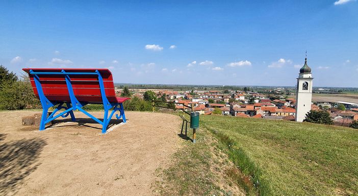 Barengo celebra i 4 anni della panchina gigante