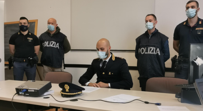 Stroncato il giro della "coca" in città: 12 misure cautelari, 25 indagati e 100 consumatori. Al centro un bar cittadino - TUTTI I VIDEO
