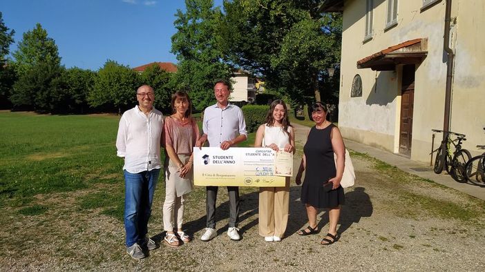 Claudia Berra è la studentessa dell'anno di Borgomanero Claudia Berra è la studentessa dell'anno di Borgomanero