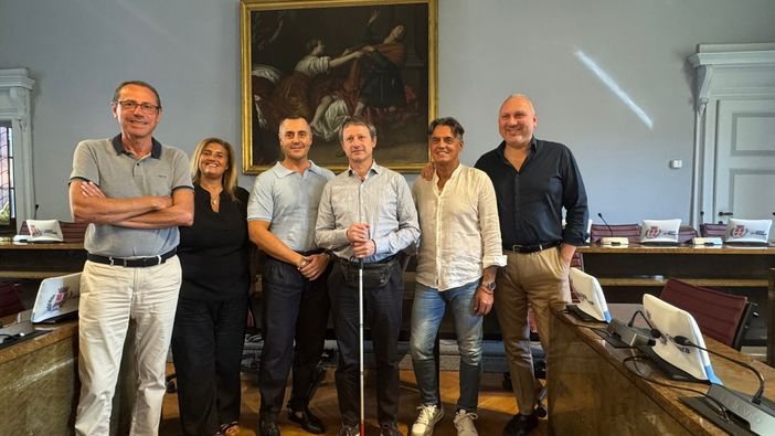 Tributo ai Pooh al Teatro Coccia: una serata di musica e solidarietà a sostegno dell’Unione Ciechi e Ipovedenti di Novara Tributo ai Pooh al Teatro Coccia: una serata di musica e solidarietà a sostegno dell’Unione Ciechi e Ipovedenti di Novara