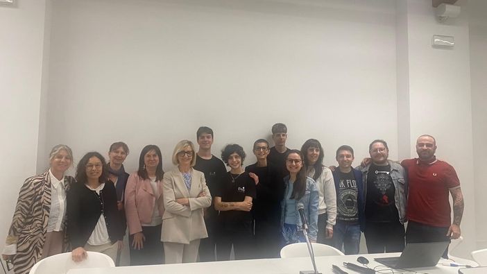 “Connessioni che proteggono”: un percorso condiviso contro le dipendenze “Connessioni che proteggono”: un percorso condiviso contro le dipendenze