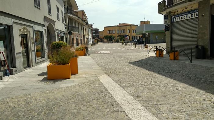 Cameri, modificata la posizione delle fioriere di via Cairoli e via Novara