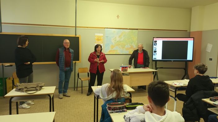 In vista del 25 Aprile, associazione Stella Alpina e Anpi incontrano gli studenti In vista del 25 Aprile, associazione Stella Alpina e Anpi incontrano gli studenti