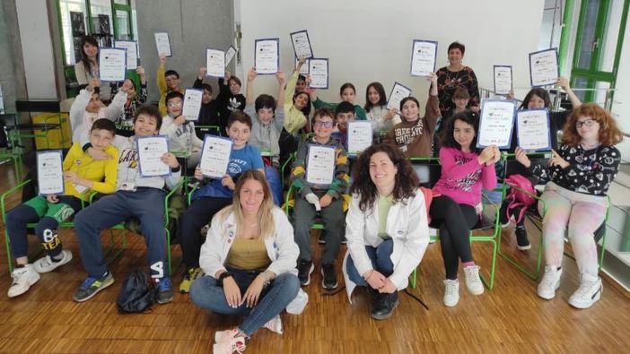 Chimicamica 2024: scoperte scientifiche e divertimento per i giovani scienziati di Novara Chimicamica 2024: scoperte scientifiche e divertimento per i giovani scienziati di Novara