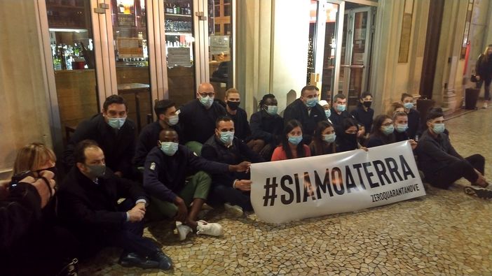 Novara, manifestazione Confcommercio, sindaco “portavoce” degli esercenti