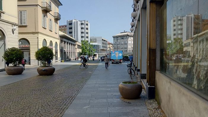 A Novara questa mattina ripertura timida per negozi e parrucchieri