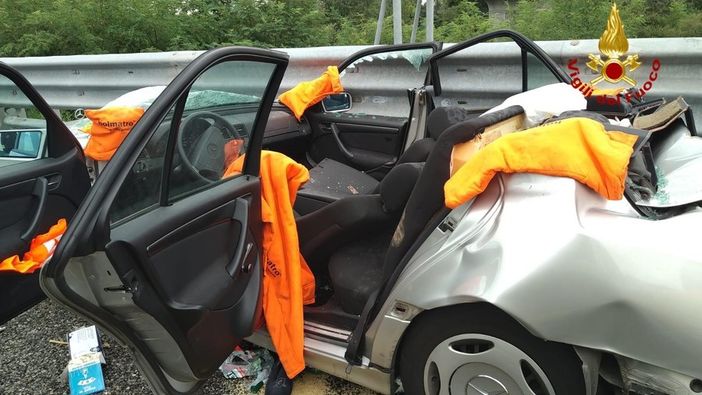 Notizie dal Piemonte. Grave incidente a Villarboit, due persone imprigionate tra le lamiere