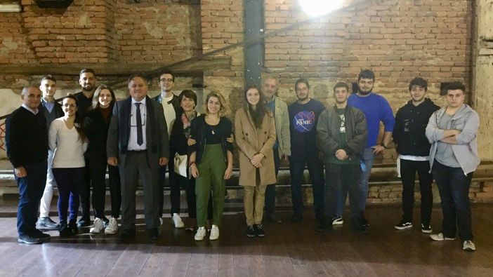 “Amate la scienza, vi sorprenderà”. L’astrofisico Luca Perri a Novara “Amate la scienza, vi sorprenderà”. L’astrofisico Luca Perri a Novara