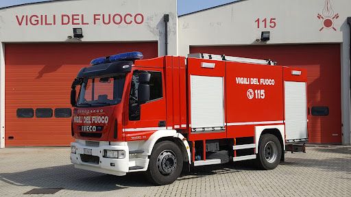 Dormelletto, incendio all’alba nel capannone del Mercatino Chinaglia