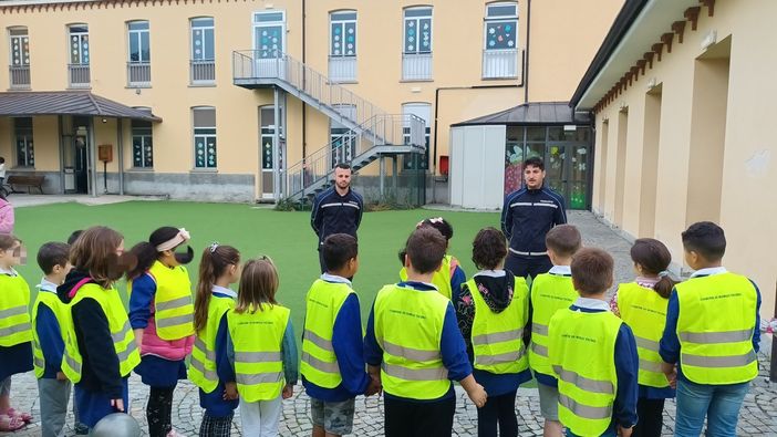 Conclusione del progetto scolastico di educazione stradale a Borgo Ticino Conclusione del progetto scolastico di educazione stradale a Borgo Ticino