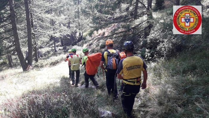 Si frattura una caviglia, novarese soccorsa ai Piani della Rossa