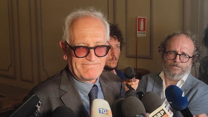 Regionali, la delusione di Alberto Costanzo, candidato anti sistema: &quot;In Italia si sceglie la delega in bianco&quot; [VIDEO]