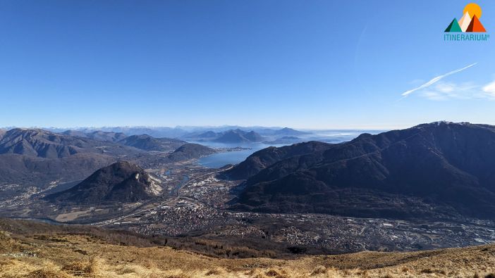 Escursione tra gli alpeggi ai piedi del Monte Massone