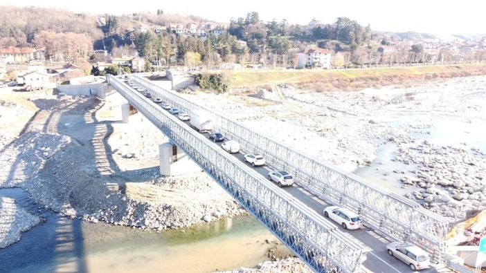 Romagnano, il ponte provvisorio è aperto al traffico Romagnano, il ponte provvisorio è aperto al traffico