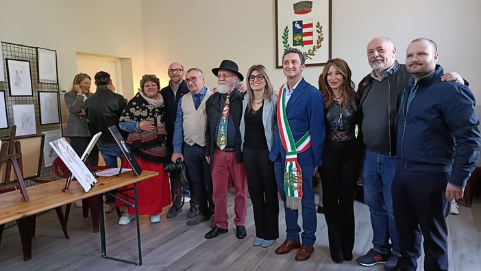 Mandello Vitta celebra la creatività femminile con “Schizzi d’arte” Mandello Vitta celebra la creatività femminile con “Schizzi d’arte”