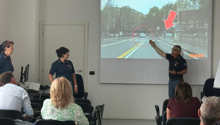 Anche i dipendenti delle Poste Italiane all'iniziativa 'guida sicura' con la Polizia