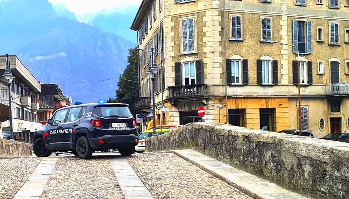 Minaccia con una mazza da baseball un turista novarese, denunciata una 50enne di Villa Minaccia con una mazza da baseball un turista novarese, denunciata una 50enne di Villa