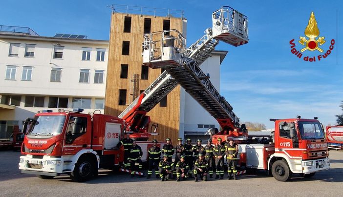 Dieci Vigili del Fuoco abilitati all'utilizzo di mezzi speciali autoscala e piattaforma arte
