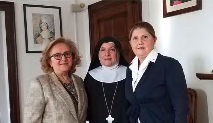 “Dalle donne per le donne”. Rotary Club Orta San Giulio per il rinnovamento del Laboratorio di Restauro Tessuti Antichi del Monastero Benedettino Mater Ecclesiae sull’Isola di San Giulio “Dalle donne per le donne”. Rotary Club Orta San Giulio per il rinnovamento del Laboratorio di Restauro Tessuti Antichi del Monastero Benedettino Mater Ecclesiae sull’Isola di San Giulio