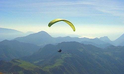 Regione chiede stop a voli parapendio su Monte Bianco