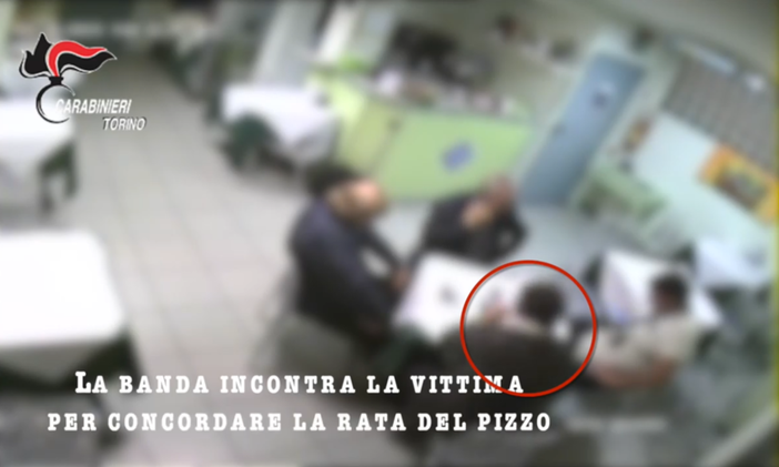 Cronaca del Nord-Ovest."Dacci i soldi che ci devi, siamo della 'ndrangheta": incubo finito per un albergatore di Torino Cronaca del Nord-Ovest."Dacci i soldi che ci devi, siamo della 'ndrangheta": incubo finito per un albergatore di Torino