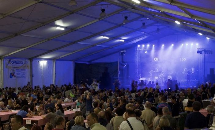 Al via stasera la Festa dell’uva fragola a Suno Al via stasera la Festa dell’uva fragola a Suno