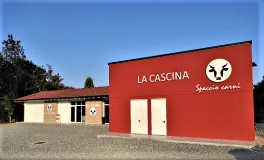 Prefabbricati Guerrini realizza la struttura per un punto vendita di carni dall’estetica contemporanea e minimalista