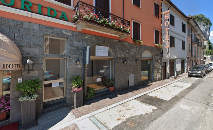 "Racconti di luci e colori": la mostra personale di Adriano Valerio Deandreis ad Arona