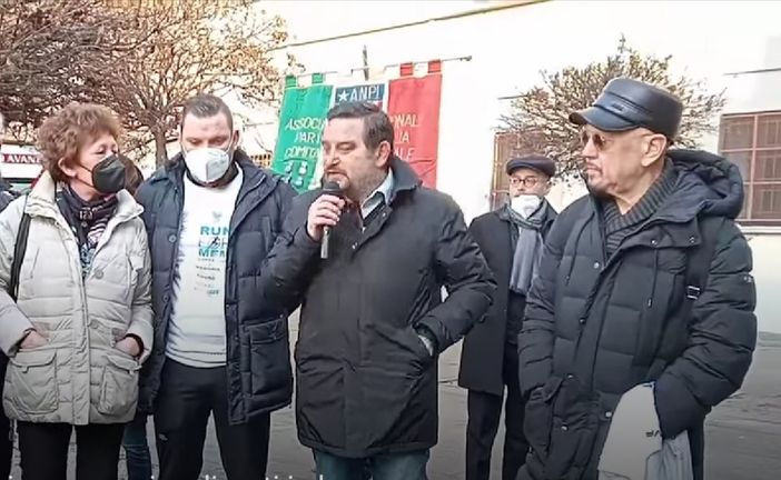 La 'Run for mem' ha fatto tappa a Novara. Tra i partecipanti anche il marciatore israeliano 85enne Shaul Ladany
